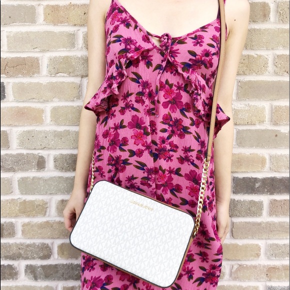 Gaby’sBags💕Michael Kors Large Crossbody Vanilla - Picture 3 of 6